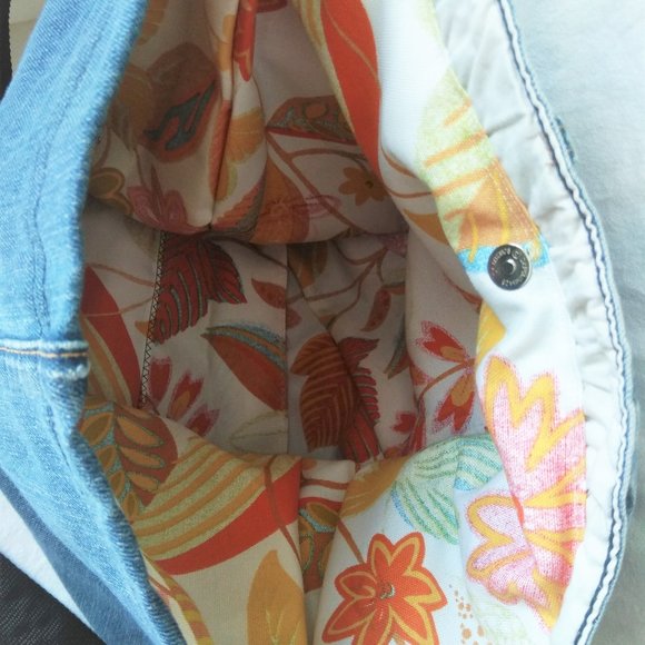 Repurposed Denim tote bag. Recycled jeans tote. Cross body bag. Upcycled Denim - Picture 7 of 8